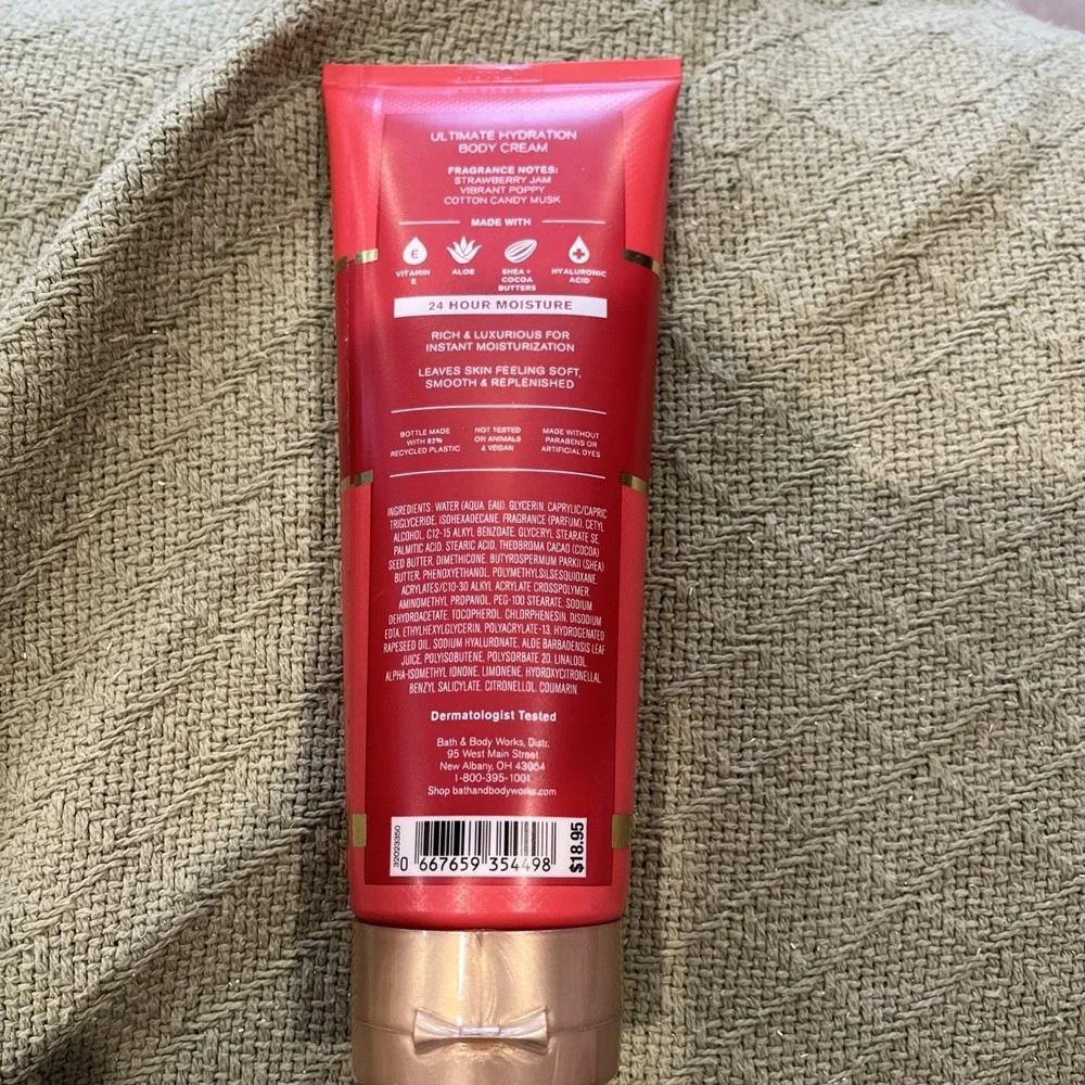 NEW Bath & Body Works Strawberry Flirt Ultimate Hydration Body Cream, 8 oz